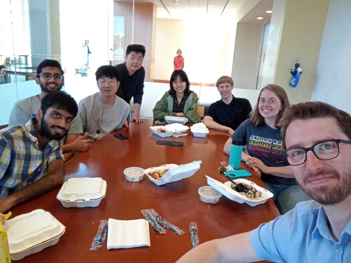 Welcome to our newest postdoc Lucas Kreiß joining us from Erlangen, Germany. Great vegan dishes from Earth To Us! COL's becoming more and more #ecofriendly throughout years.