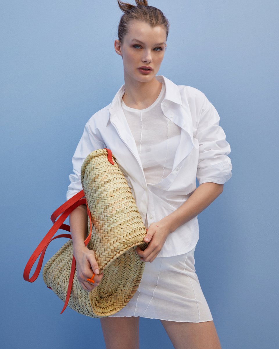 Mango's tweet photo. So versatile, so chic, so Mediterranean. Straw baskets are a must-have accessory all year round!
Have you got yours yet? Check out our collection now, at https://t.co/KjymqSI3p3
Shirt: 27071110
Dress: 27097132
Bikini top: 27044008
Bag: 27076706
#MangoCollection https://t.co/RUt6tcq74l