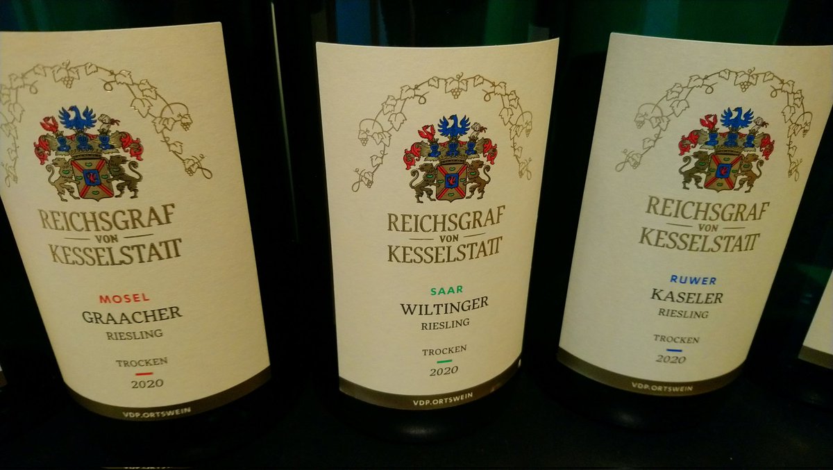 vinoteriacz's tweet photo. Tři údolí, z každého trochu jiný riesling, jeden zážitek z jejich porovnání.
#mosel #saar #ruwer #riesling https://t.co/5TpTi3hHbW