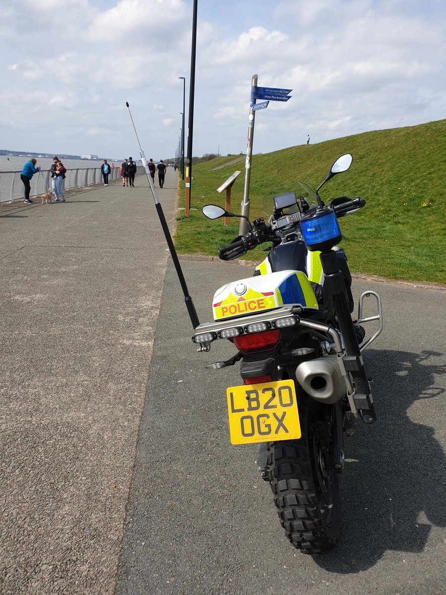 MerPolTraffic's tweet photo. Lots of people out enjoying the sun this weekend. You'll see our bikes patrolling places the cars can't. Feel free to say hello. https://t.co/ERipgi3Ehz