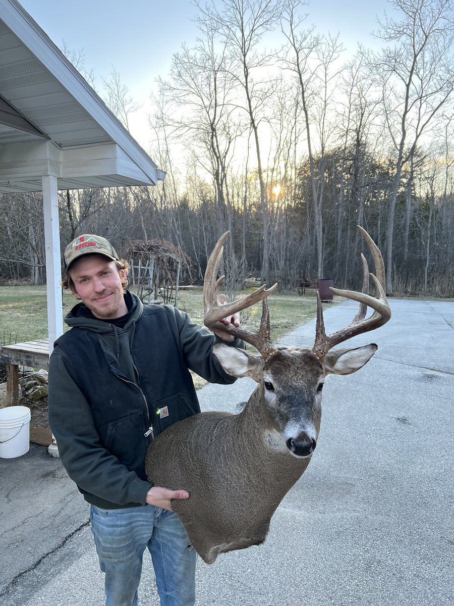 mike_conard's tweet photo. My son picking up his awesome Trempeleau County bow kill!! From The taxidermist https://t.co/1CmeEMFes4