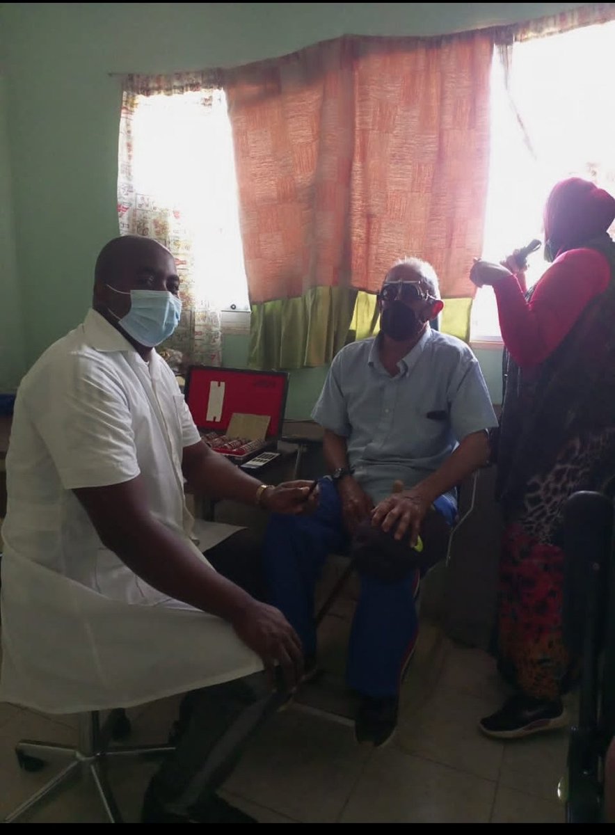 La vocación internacionalista de l #Revolucion Cubana y Bolivariana, presente en la #MisionBarrioAdentro

#Aniversario19BarrioAdentro #CubaViveEnSuHistoria #HeroesDeLaSalud #CubaViveYTrabaja