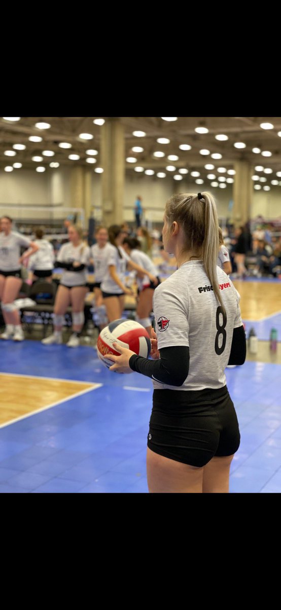 ellawins2's tweet photo. Amazing first day going on 3-0 in the Adidas Lonestar Classic National Qualifier!! GO FLYERS❤️🏐 #DallasTX #adidas #FFVBC https://t.co/HumuKkgFlH