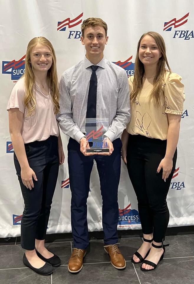 SandfortTonya's tweet photo. Chicago bound for Nationals! Congrats Audrey, Caleb, and Skylar! https://t.co/v1sabxYLiH