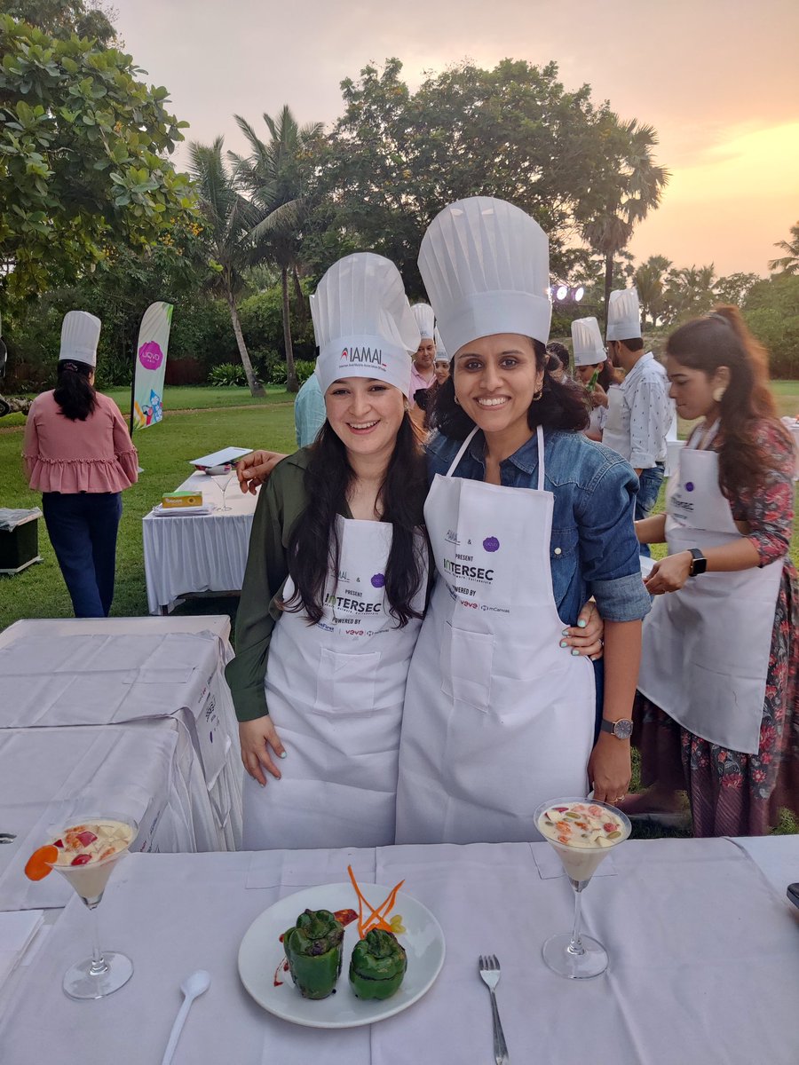 WordsForSwords's tweet photo. Happy Chefs!
@IAMAIForum
#INTERSEC22 #IAMAI #7Bhookads
#Team7 https://t.co/lbOYEhUtY3