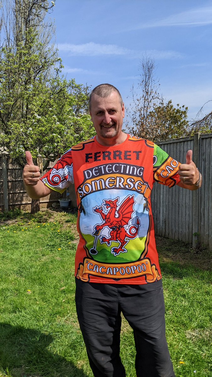 DetectingSomer1's tweet photo. Boom baby Detecting Somerset T-Shirt has landed. Get yours here https://t.co/HdHDQutkUf https://t.co/lZTySxdDFt