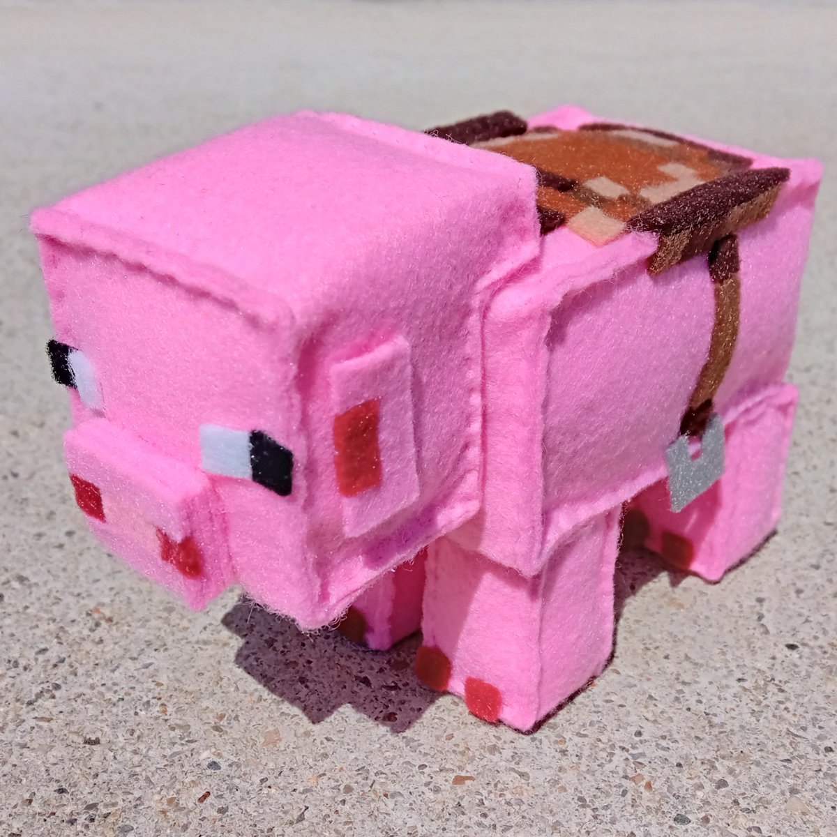 FathersCraft's tweet photo. [Minecraft] Pig Ver2.0 - How to make a plush toy - DIY  https://t.co/UG5Y2P5N1Y @YouTube 

My children loves #Minecraft ,so I made a plush toy for my children.
#MinecraftNowSubmit 
#FeatureMeMinecraft
#Pig 
#felt
#ブタ 
#マインクラフト 
#フェルト https://t.co/EvbGkL1br6