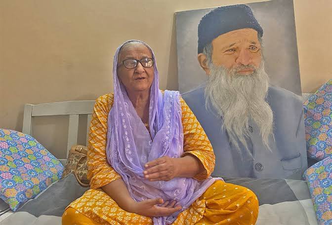 Deeply saddened on hearing of the passing of Mohtarma Bilquis Edhi. Her quiet, selfless work for the poor, the homeless, especially the orphans &amp; abandoned children, made her a role model and a symbol of hope. My prayers &amp; condolences go to her family.