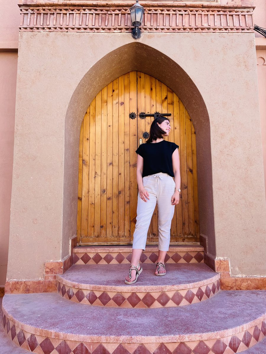 Nach #Granada hatte ich noch mehr Lust in die arabische Kultur einzutauchen! Deswegen nutze ich die Semana Santa für einen Trip nach #Marokko 🕌. Heute geht es in die Wüste, wo wir eine Nacht verbringen werden. Einmal fühlen wie in Märchen aus 1001 Nacht? Ja bitte! 🏜#erlebees
