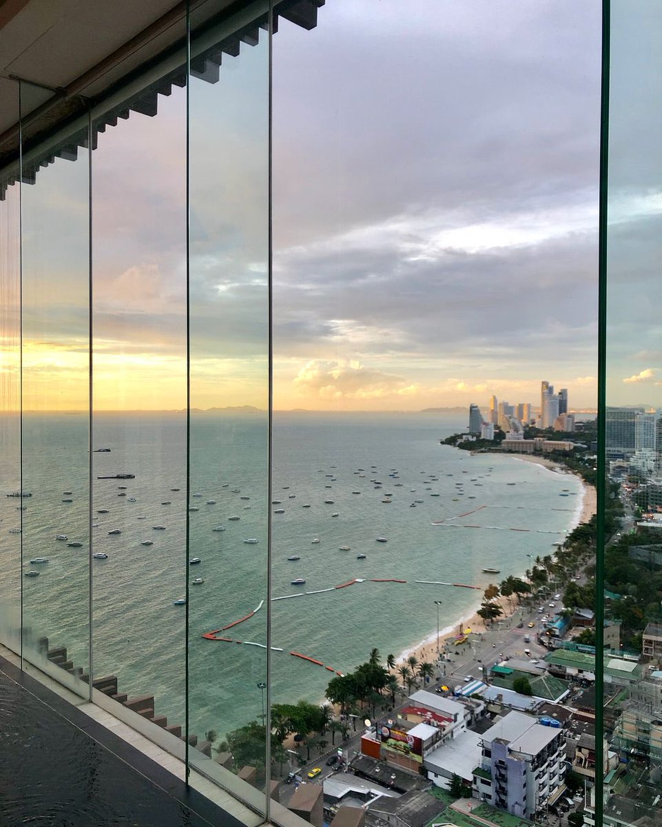 It's Easter to get together with friends.