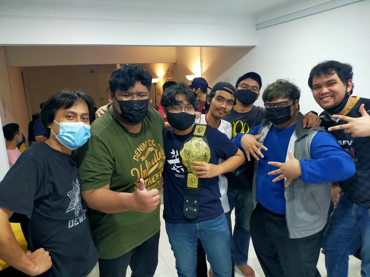 exalmerfgc's tweet photo. My discord server rise up. #ExCrew https://t.co/3lW1R8XTus