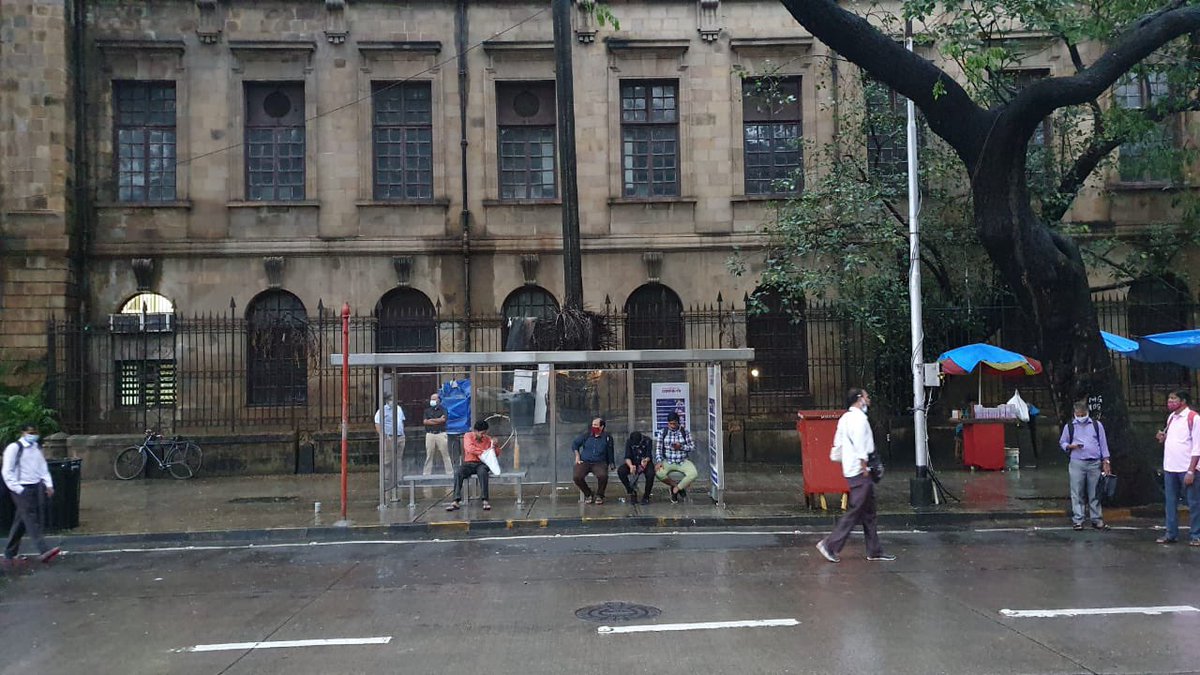 anandmahindra's tweet photo. Good query which I asked too. Apparently, for this one &amp; a few around parks, they’ll have the green rooftops and side bars since it’s open space but will install solar panels on other rooftops where feasible.
Their main idea is to have bus stops that are clean &amp; neat in design. https://t.co/CEnUByp9BJ