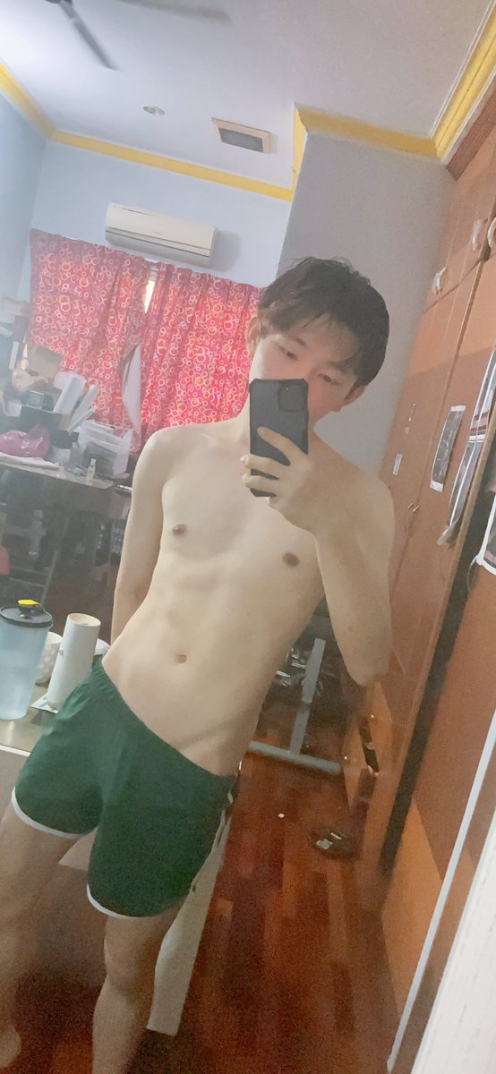 小榮榮 tweet media