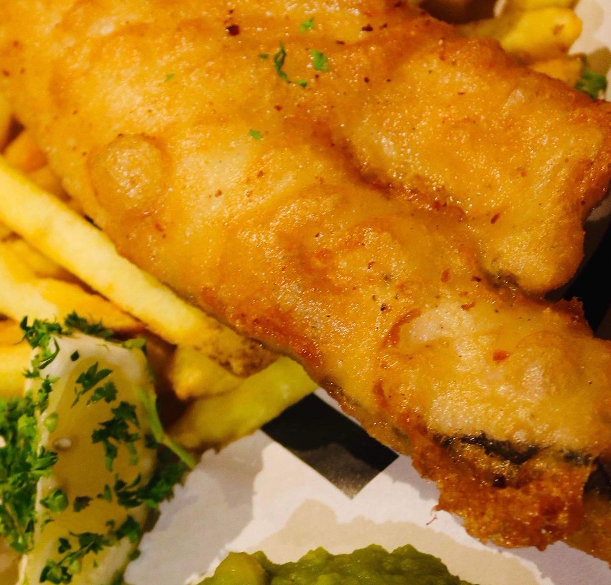 NorthernSoleFK's tweet photo. O-fish-ially the plaice to be this #BankHoliday weekend. Delicious seafood, a great selection of wine, beers &amp; soft drinks, plus live music all day Saturday &amp; Sunday in @HoHFoodHall
#northernsole #fishkitchen #hull #easter #bankholiday #loveseafood #oysters #mussels #fishandchips https://t.co/E7sbRKsFX7