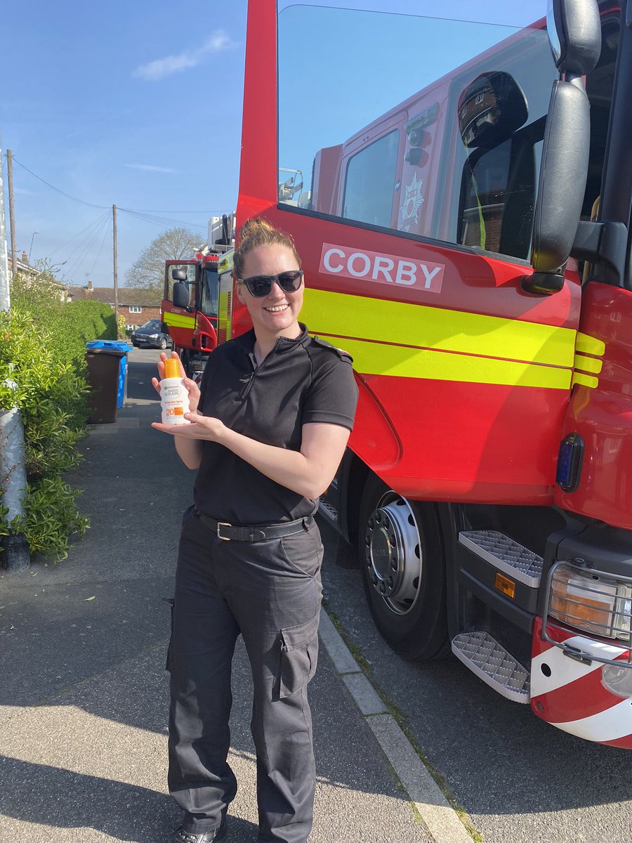 NFRSCTOA's tweet photo. Crew Commander @agamboll and I have an aptitude for burning in the Sunshine. So we are staying safe in the sun while our delivering community safety. #Factor20 https://t.co/CzbsB3loTH