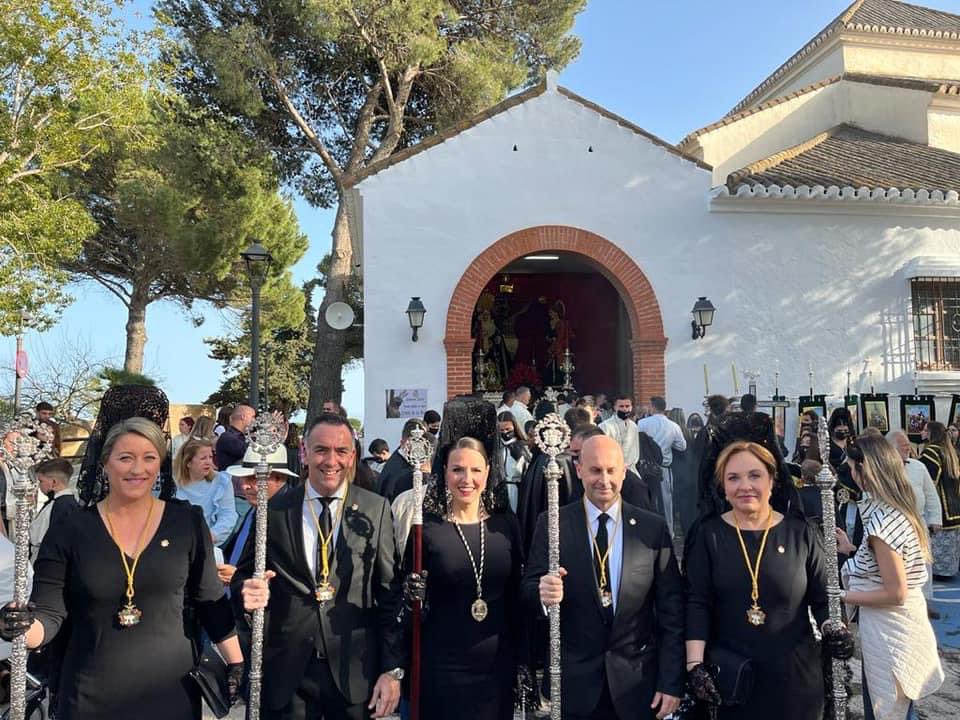 JCMartinTorres's tweet photo. SemanaSanta2022 | #Mijas

✝ Este Viernes Santo acompañamos al Santísimo Cristo de La Paz, María Santísima de la Soledad y San Juan Evangelista en su procesión por las calles de Mijas Pueblo.

Preciosa estación de penitencia en este Viernes Santo con olor a incienso. https://t.co/P29QpIlCfv