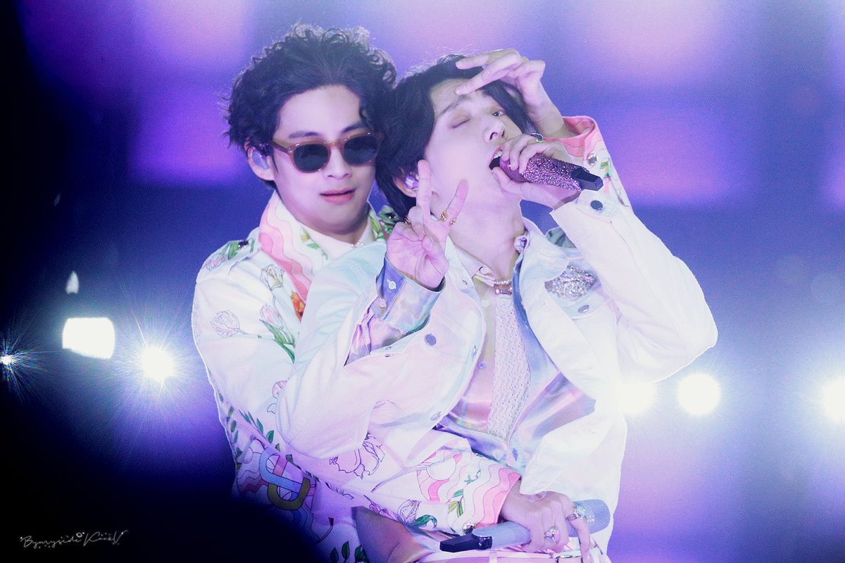 kthjjkfiles's tweet photo. #국뷔 #taekook #kookv

HD PHOTO OF TAEHYUNG BACKHUGGING JUNGKOOK 🥹 https://t.co/CMNJp2Wc3k
