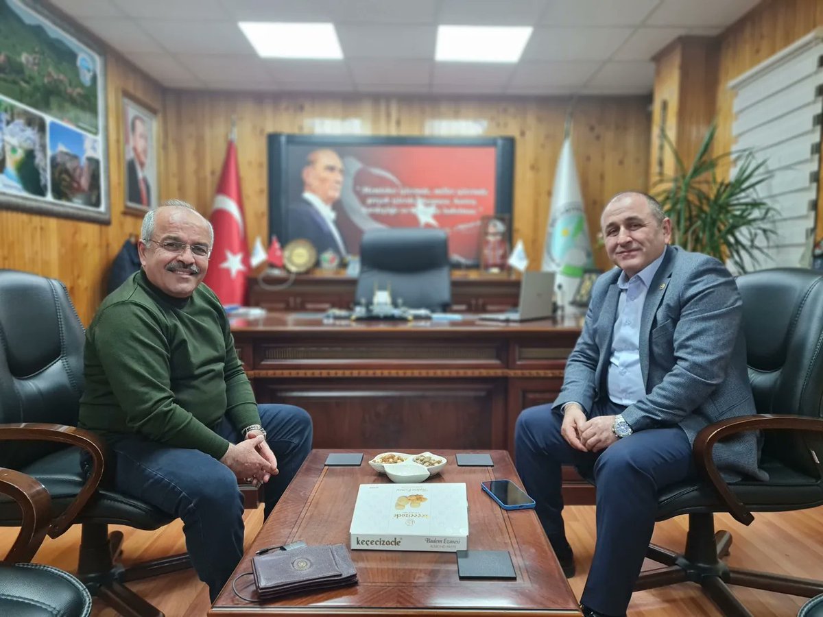 muratd37's tweet photo. Sıla-i rahimin ve dostça muhabbetlerin bol olduğu #Kastamonu gecesinde son duraklarımız #Azday ve #Pınarbaşı İlçelerimizdi. Misafirperverlikleri için çok teşekkür ediyorum. https://t.co/jXftLZWv60