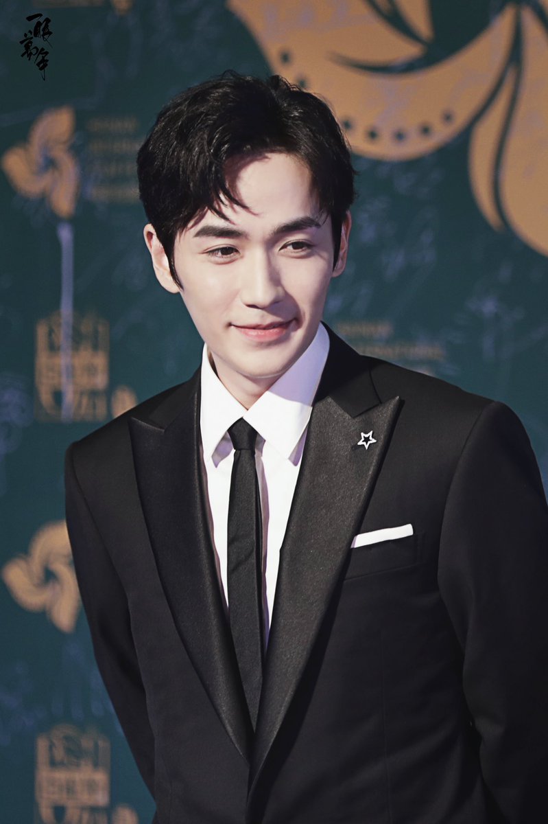 And now: HAPPY BIRTHDAY LONG-GE CAKE CAKE CAKE 🎂🎂🎂 We love you! Wishing you lots of love and prosperity in your life and that you can keep living your dream of acting!