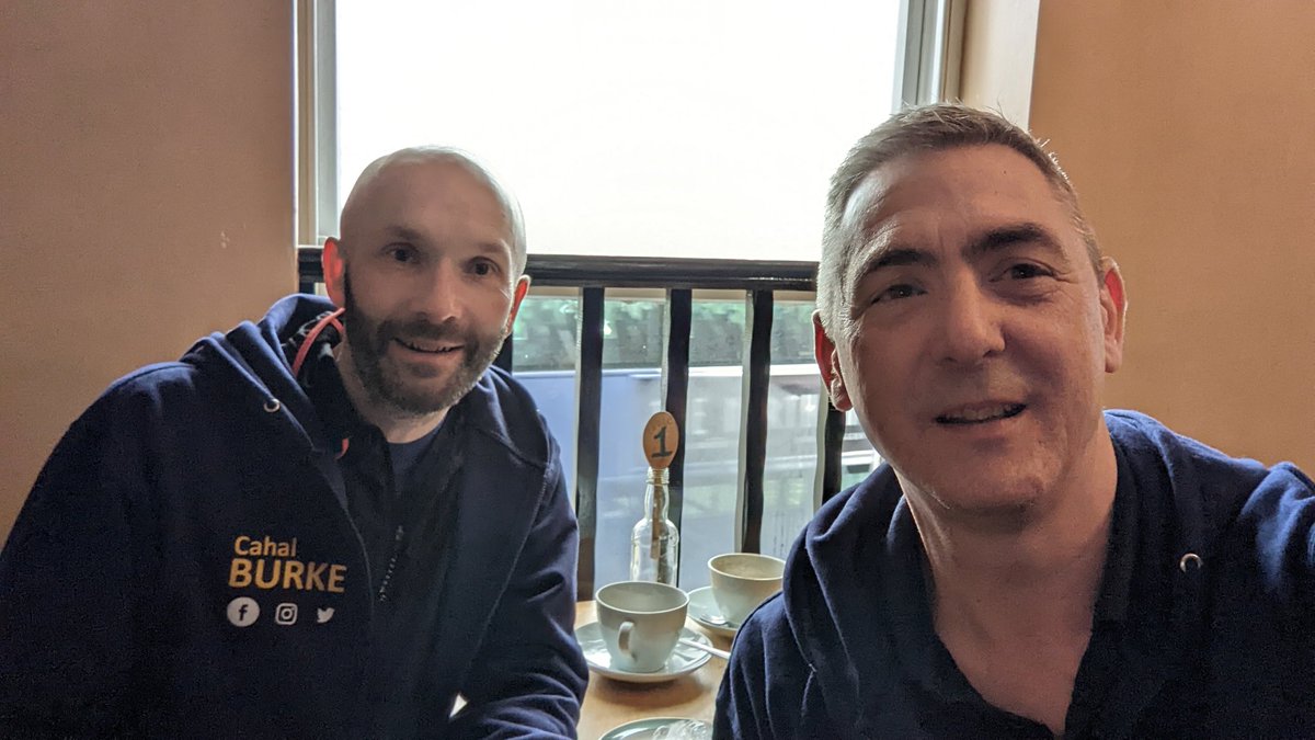 ajsmith_libdem's tweet photo. Short break for coffee @LindleysCafe with @CahalBurke before heading out to #Oakes to deliver our positive message for residents to reelect #Lindleys hardest working Councillor. #VoteBurke #LibDem 5th May for cleaner, greener, safer communities https://t.co/bWmpZ9Ibff