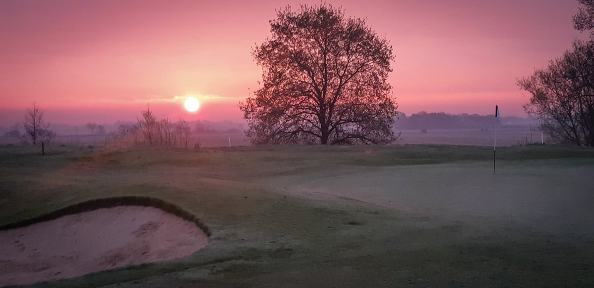 Beautiful morning sunrise today! Hope everyone enjoys the Easter holidays.