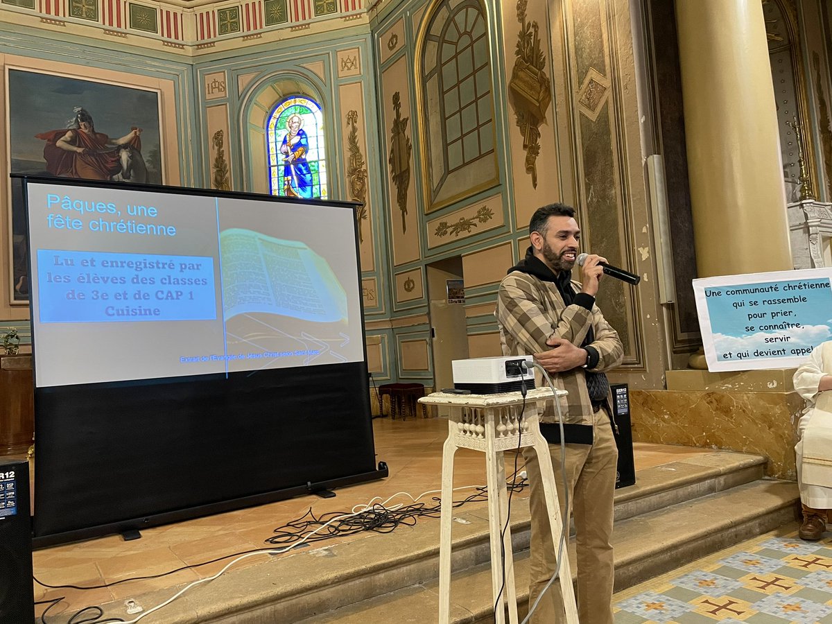 b_perroy's tweet photo. Célébration de Pâques pour les élèves du lycée St Michel dans l’église de Blanquefort en présence du Père Fauries. Bol de riz en faveur de l’association « graine de solidarité » à Bordeaux. https://t.co/ZxRKtdfW8L