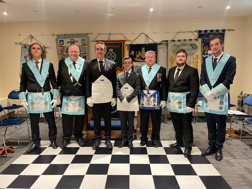 🕯️ Have you just been Initiated? Or know a Brother who has? 

👣 You've now taken your first step on a long journey of discovery. 
 
👁️ If it's a bit of a blur, read the #paper on Making sense of your Initiation here ➡️ solomon.ugle.org.uk/mod/resource/v…

#DailyAdvancement