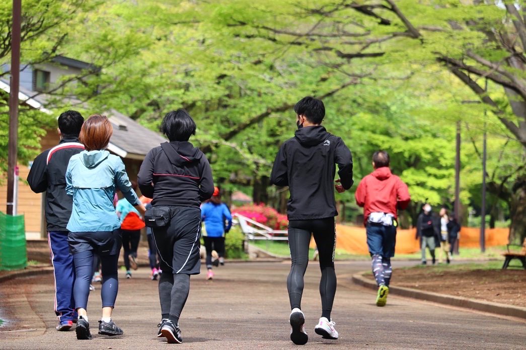 Tomoya_Ogikubo's tweet photo. 本日は100runイベントに参加しました🏃‍♂️
沢山の方に参加していただき、とても楽しい時間を過ごせました！
お会いした事のなかったフォロワーの方にも沢山来ていただけて嬉しかったです😊

また次回のイベントにも参加させていただこうと思っておりますので、開催が決まりましたらご応募お待ちしてます！ https://t.co/PiLZ7EvR6p