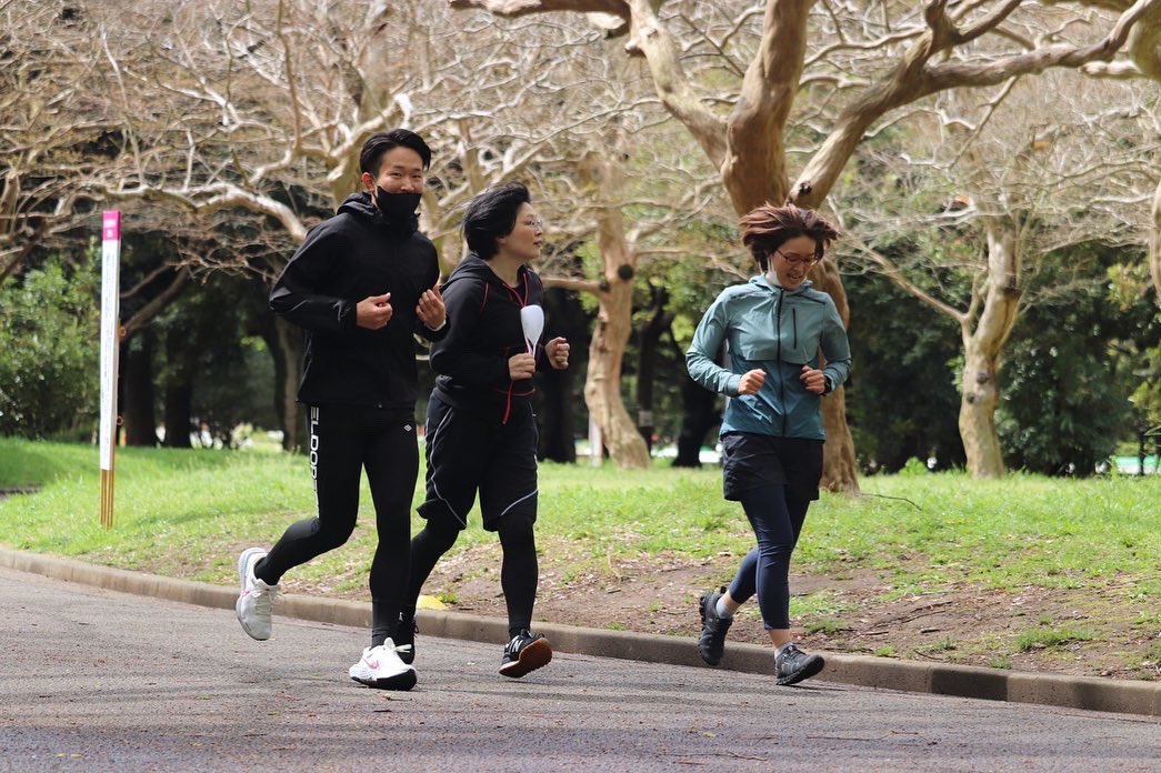 Tomoya_Ogikubo's tweet photo. 本日は100runイベントに参加しました🏃‍♂️
沢山の方に参加していただき、とても楽しい時間を過ごせました！
お会いした事のなかったフォロワーの方にも沢山来ていただけて嬉しかったです😊

また次回のイベントにも参加させていただこうと思っておりますので、開催が決まりましたらご応募お待ちしてます！ https://t.co/PiLZ7EvR6p