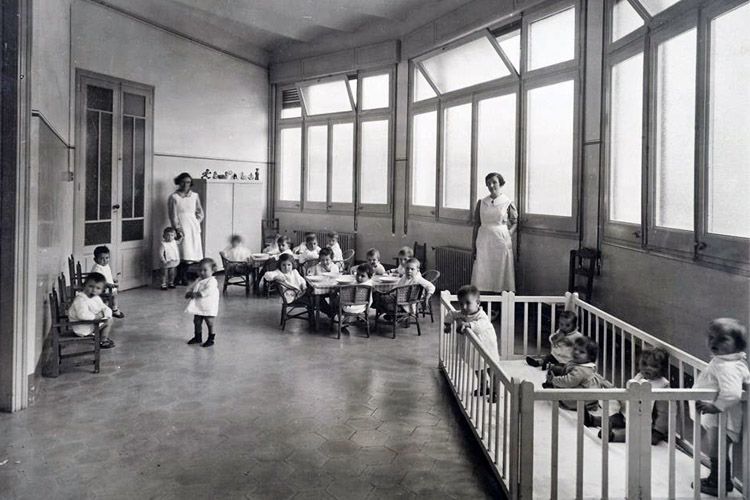 JoseLuisSTAP's tweet photo. #TalDiaComAvui el 16 d’abril de 1934, durant la República, s'inaugura la Llar d’Infants el Mar de #SantAndreu de Palomar. Fou la primera escola bressol pública de la ciutat de #Barcelona. Avui continua en funcionament en el mateix indret al c. Castellbell, 1. https://t.co/MD7ZTrvrHm