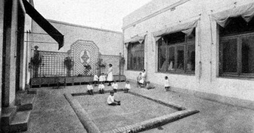 JoseLuisSTAP's tweet photo. #TalDiaComAvui el 16 d’abril de 1934, durant la República, s'inaugura la Llar d’Infants el Mar de #SantAndreu de Palomar. Fou la primera escola bressol pública de la ciutat de #Barcelona. Avui continua en funcionament en el mateix indret al c. Castellbell, 1. https://t.co/MD7ZTrvrHm