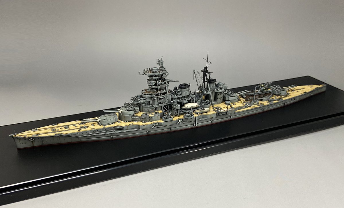 har36600's tweet photo. 戦艦　榛名　完成しました。
キットはフジミ模型製　1/700 特76 日本海軍高速戦艦 榛名 昭和19年
純正エッチングを使用
戦艦は作るのは大変ですが　完成した時の見栄えと達成感は段違いですね。
#艦船模型
#フジミ https://t.co/5MiJUJYrXK