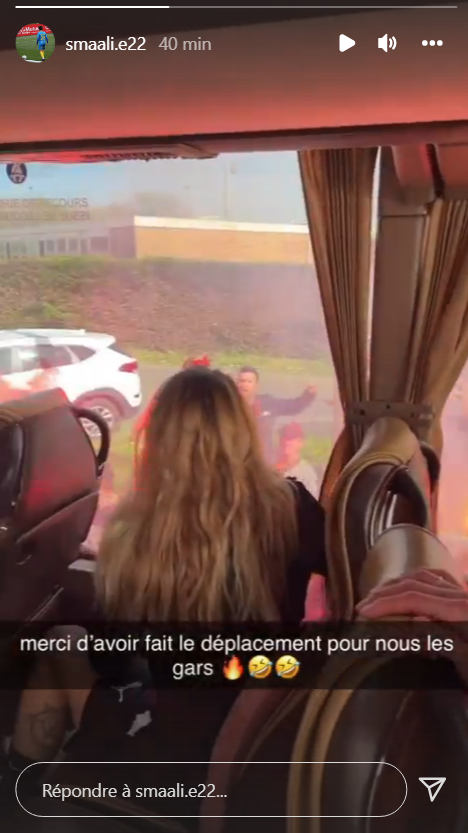 Les filles du #RCLensFéminin ont aussi eu le droit à une haie d'honneur 😁 ( 📹 Instagram <a href="/EmmaSmaali22/">smaali2️⃣2️⃣</a>)
#RCLens