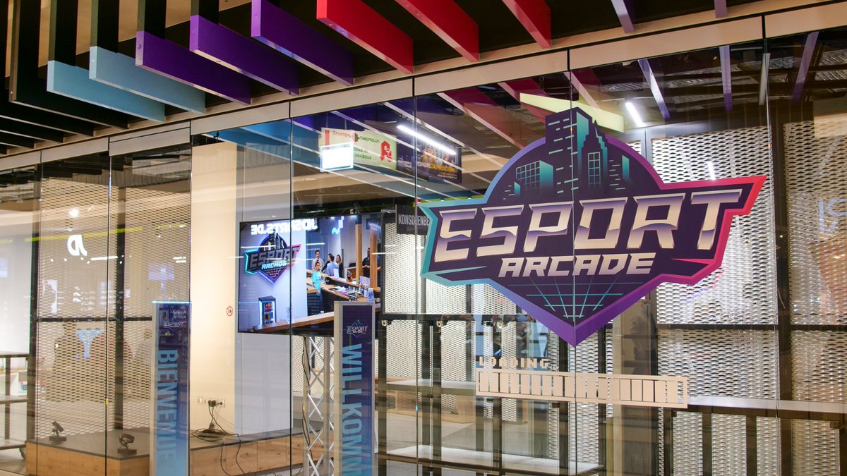 EsportArcadeDE's tweet photo. Ihr seid auf der Suche nach einem neuen Job im Bereich #Gaming und #Esport und wollt etwas Neues ausprobieren? Dann schaut doch mal in unsere aktuellsten Job-Angebote: https://t.co/9TE4kmtY0V #jobs #URBNEsport #newchances #osnabrück #essen #limbeckerplatz #URBNNetwork https://t.co/PQEWYhsE7H