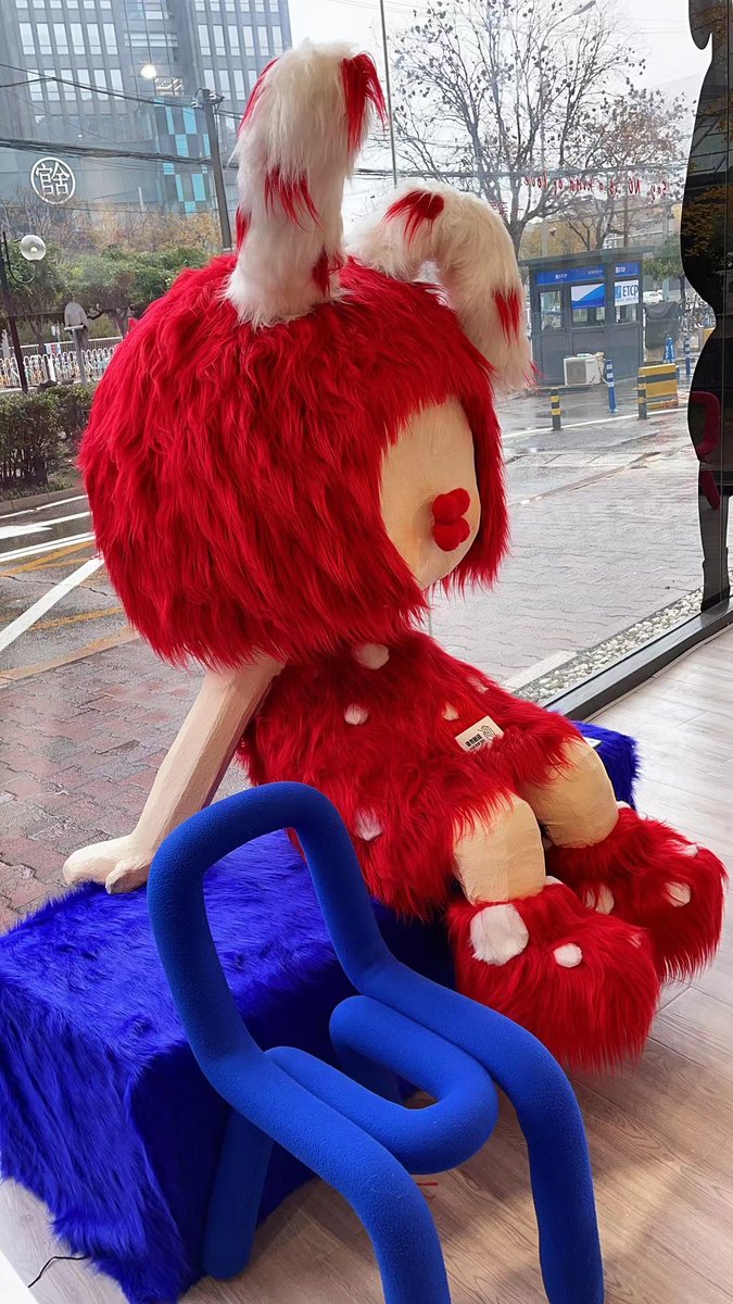 NamitoNft's tweet photo. Namito in the street #namito #NFT #NFTdrop #奈美兔潮流艺术 https://t.co/GbI08B1xoQ