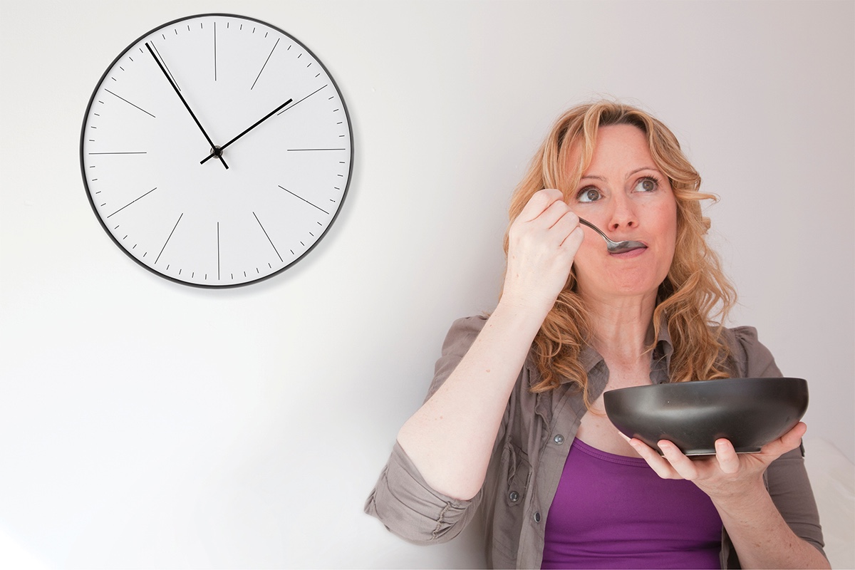 VitalityatWorkB's tweet image. Can eating more slowly really help you manage your weight? Check out what the research has to say! #bylau #eatslow ideafit.com/nutrition/eati…