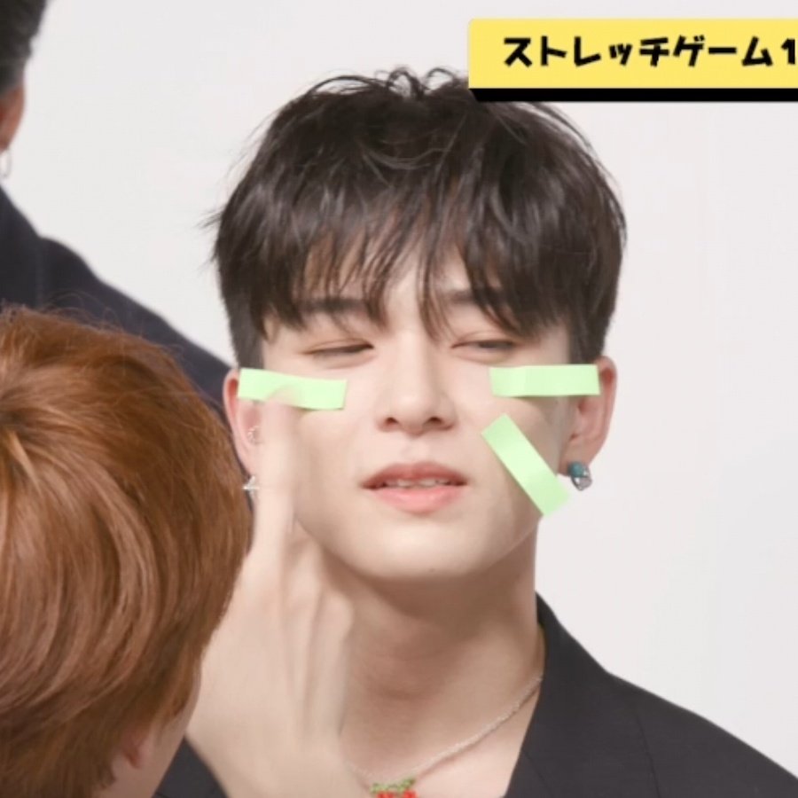 vvhiteconverse's tweet photo. 도영이가 사히 고양이 수염 만들어줌ㅋㅋㅋㅋㅋㅋㅋ https://t.co/RrOa7pzSwl