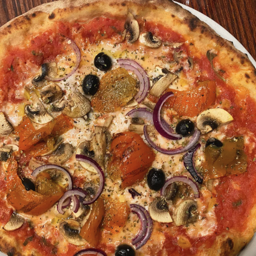 MammaLinas's tweet photo. Primavera Pizza😋
Our famous hand thrown dough with our iconic tomato sauce, mozzarella, mushrooms, peppers, onions, and olives. A very popular choice for vegetarians with vegan options also available😊
.
.
.
#cardiff #cardiffitalian #italiancardiff #cardifffood #cardiffitaly https://t.co/SIoKPgRFN3