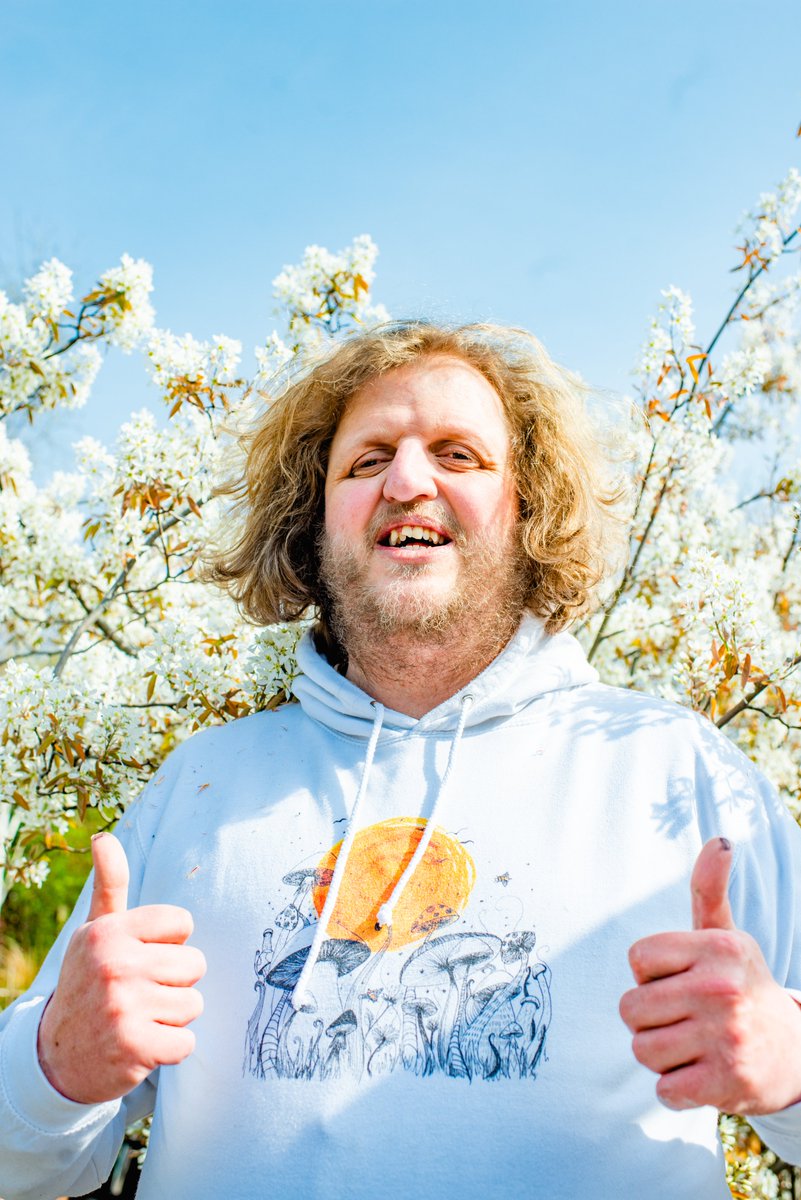 Happy Easter Sunday everyone. We hope whatever you're doing today you can find some joy and happiness! Big Love from Jeff xx