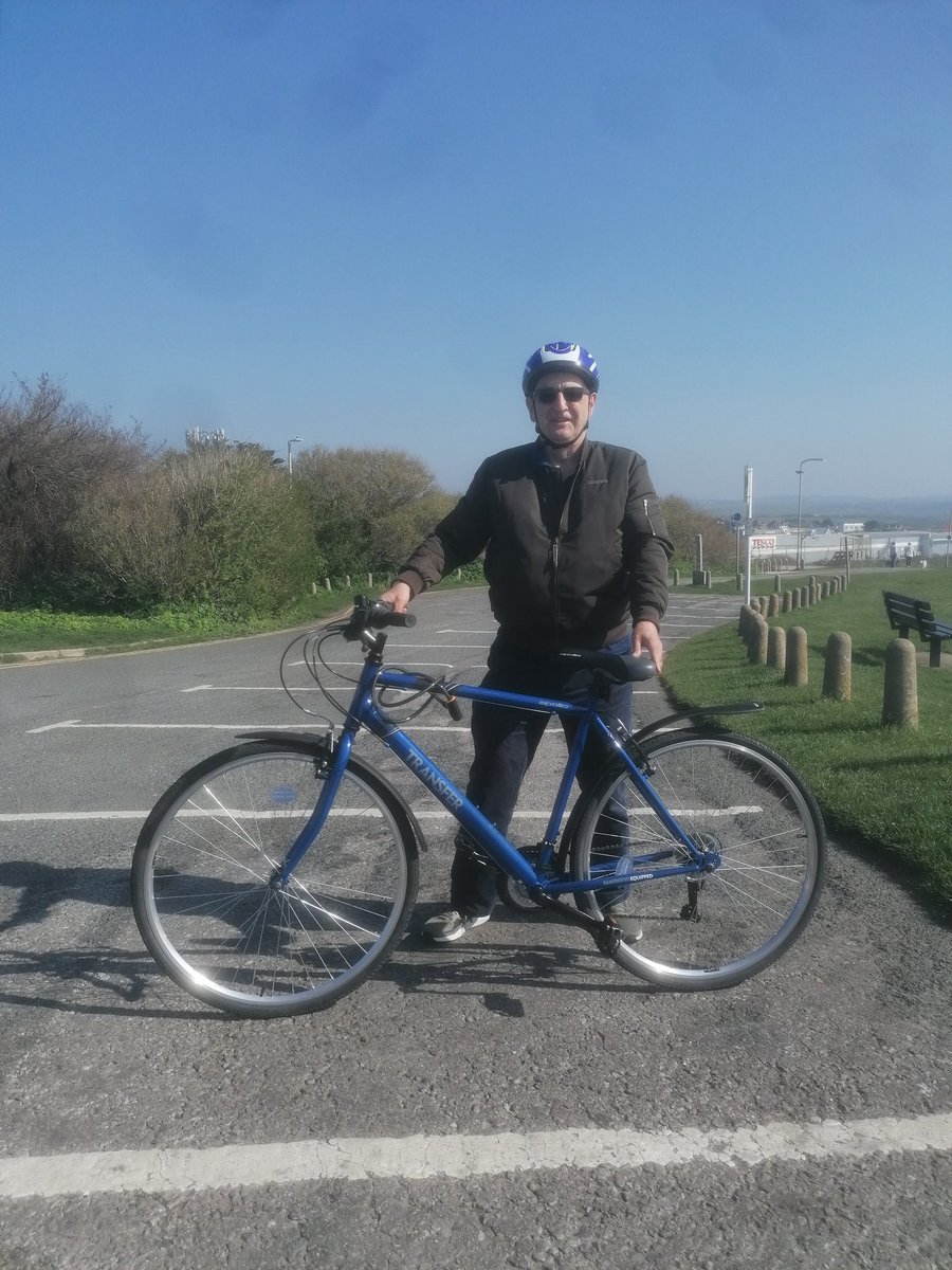 AndrewVoyce4's tweet photo. Got to the top of Galley Hill on the seafront near Bexhill on my way to get my new bike a check up at Halfords. May have the wind behind me on the way back. Thanks to Kelvin Mwansa, work colleague, for the photo. https://t.co/UKncm5QMDZ