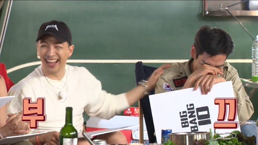 axhxo1's tweet photo. YG artists and VIPs crying watching the MV reaction.

Dsplay: https://t.co/TueMnA8j8j