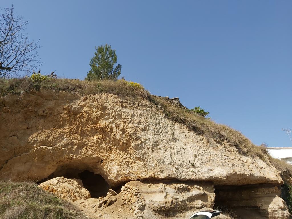 Hoy en #PuebladeArenoso #LaMonzona #LosCalpes #LosCantos conociendo los patrimonios #vino #bodegas para definir un proyecto #edpatrinonial con colectivos, asociaciones y personas #comunidadespatrimoniales <a href="/peuuji/">PEU UJI</a> <a href="/UJIuniversitat/">Universitat Jaume I</a> #somuji #peuuji #patrimoniosypersonas #ciep5