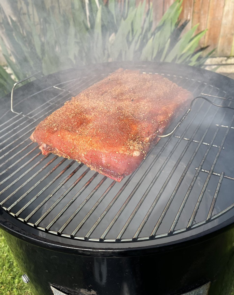 Smoke on! #weber #lownslow #bbq #smokeymountain