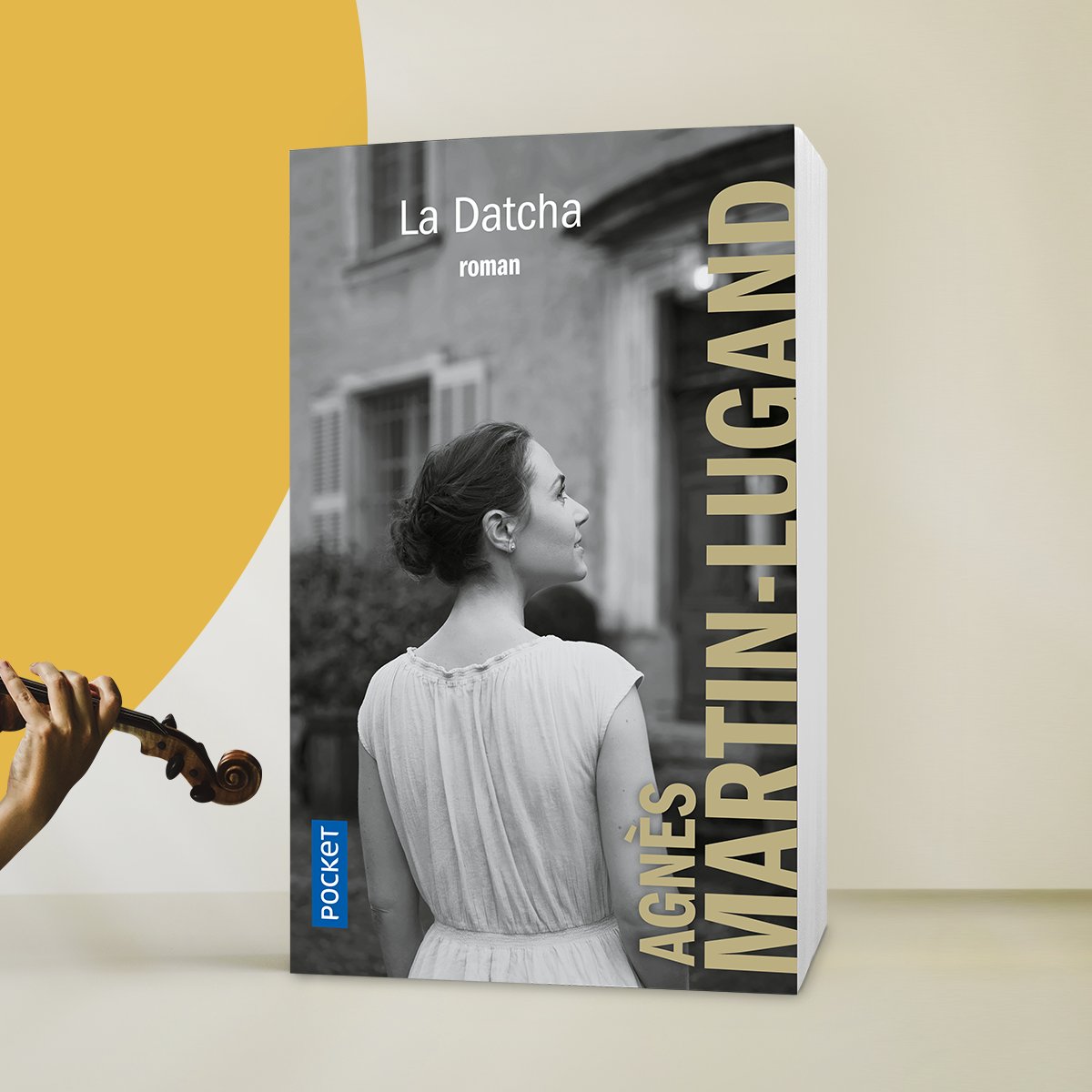 Pocket_Editions's tweet photo. 🎶 À "La Datcha", on chante, on danse. Même quand on a de bonnes raisons de pleurer. La musique y est omniprésente.
Comme chaque année, #AgnèsMartinLugand vous offre la playlist du roman. 🎻
👉 https://t.co/jEaIXECNRe
#pocket #ladatcha #enlibrairie https://t.co/uqew29d85B
