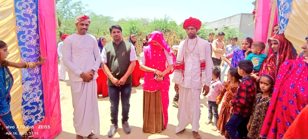 भेकरी (अनादरा) में वेराणा (देवासी) परिवार द्वारा आयोजित गंगा प्रसादी कार्यक्रम में सम्मलित होने का अवसर मिला।

श्री वेराणा परिवार द्वारा दिए गए मान सम्मान के लिए ह्रदय से आभार।

<a href="/BJP4Rajasthan/">BJP Rajasthan</a>