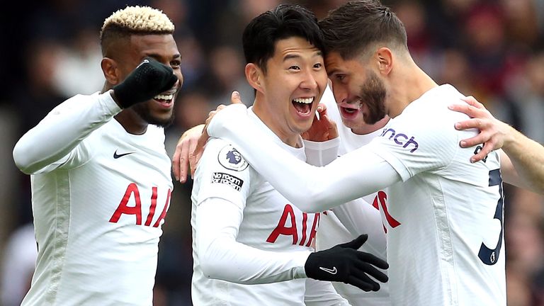 TaylorEightySix's tweet photo. Today's first Match is between @SpursOfficial Vs @OfficialBHAFC from 14:30 Hrs! Which team do you predict will win? โฝ๏ธ๐ถ๐ป
Text 23440!
#mobeat
#moradioke
#tottenham
#brightonfc
#premierleague https://t.co/709IjVslu1