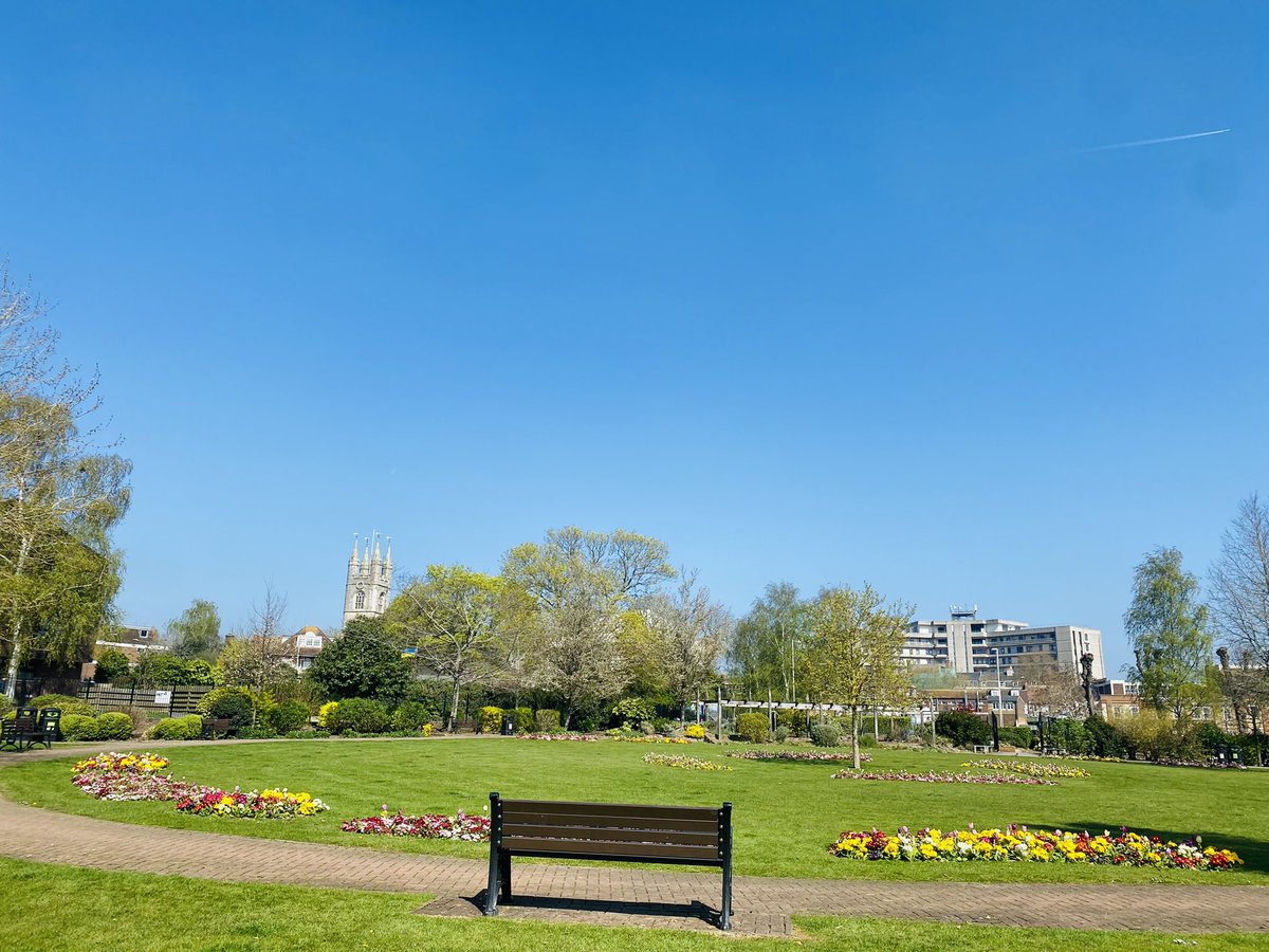 KentPoliceAsh's tweet photo. Officers from #AshfordTT are out on foot patrol this morning. Gorgeous weather is no excuse for #ASB. We have already removed a group of adults consuming alcohol which was causing a nuisance to local residents. #SaferSpring #CommunityPolicing https://t.co/YWeYxVd2Vj