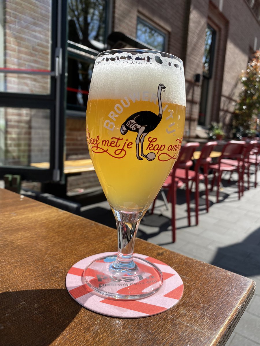 JvGaalen's tweet photo. Een zomers biertje op het terras @BrouwerijtIJ #IJwit #brasserie @Groene_EngelOss https://t.co/TmOl96taLz