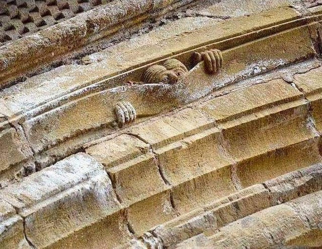 historydefined's tweet photo. Some medieval humor, Abbey of Sainte Foy, Conques, France, c.1050 https://t.co/D287KcVj8Q