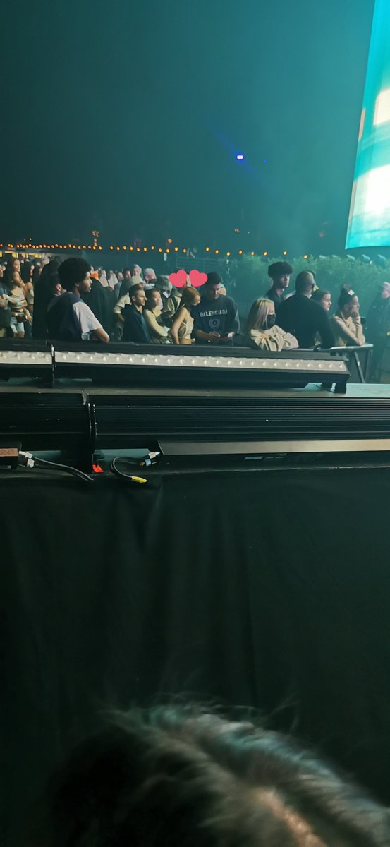 abcdfuck91's tweet photo. menurut OP jennie pergi ke coachella bersama chahee dan manajernya, kemudian fai khandra, jaden smith, moises arias dan harry hudson datang untuk menyapa dan dia pergi bersama mereka 

OMG JENNIE 😍
SABI KALI UPDATE DI INTAGRAM OUTFIT NYA WOYY LAHH 😭🧡
#JENNIE 
#BLACKPINK https://t.co/0mMfX0aumd